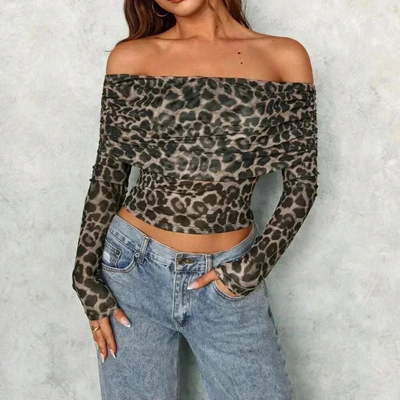 Multicolor Casual Women's Leopard Print Off-Shoulder Form-Fitting Top - Picture 1 of 5